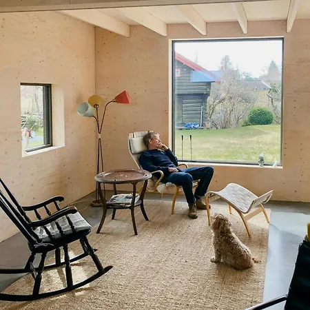 Architect-designed Near Centre Feriehus *